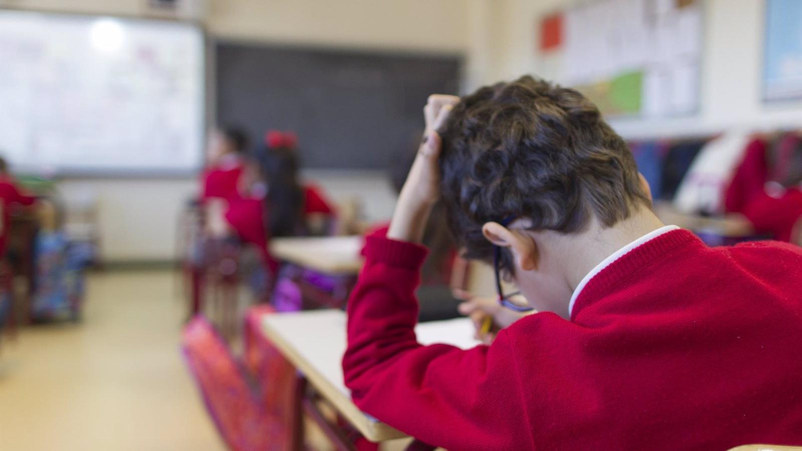Díaz Ayuso anuncia una bajada de ratios de alumnos en Secundaria, notas alfanuméricas y exámenes orales desde Primaria