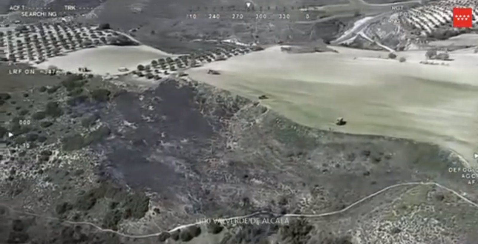 Cinco dotaciones de Bomberos sofocan un fuego de monte bajo en Valverde de Alcalá