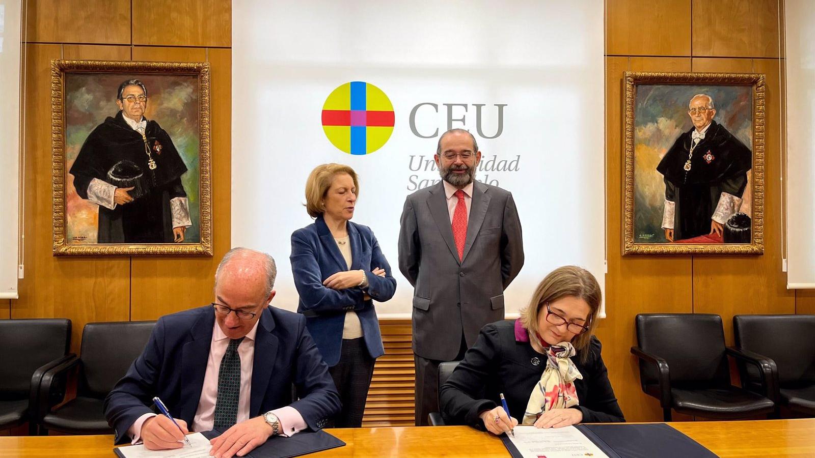 El Gobierno regional suscribe un acuerdo con el CEU para promover la cultura y la lengua española