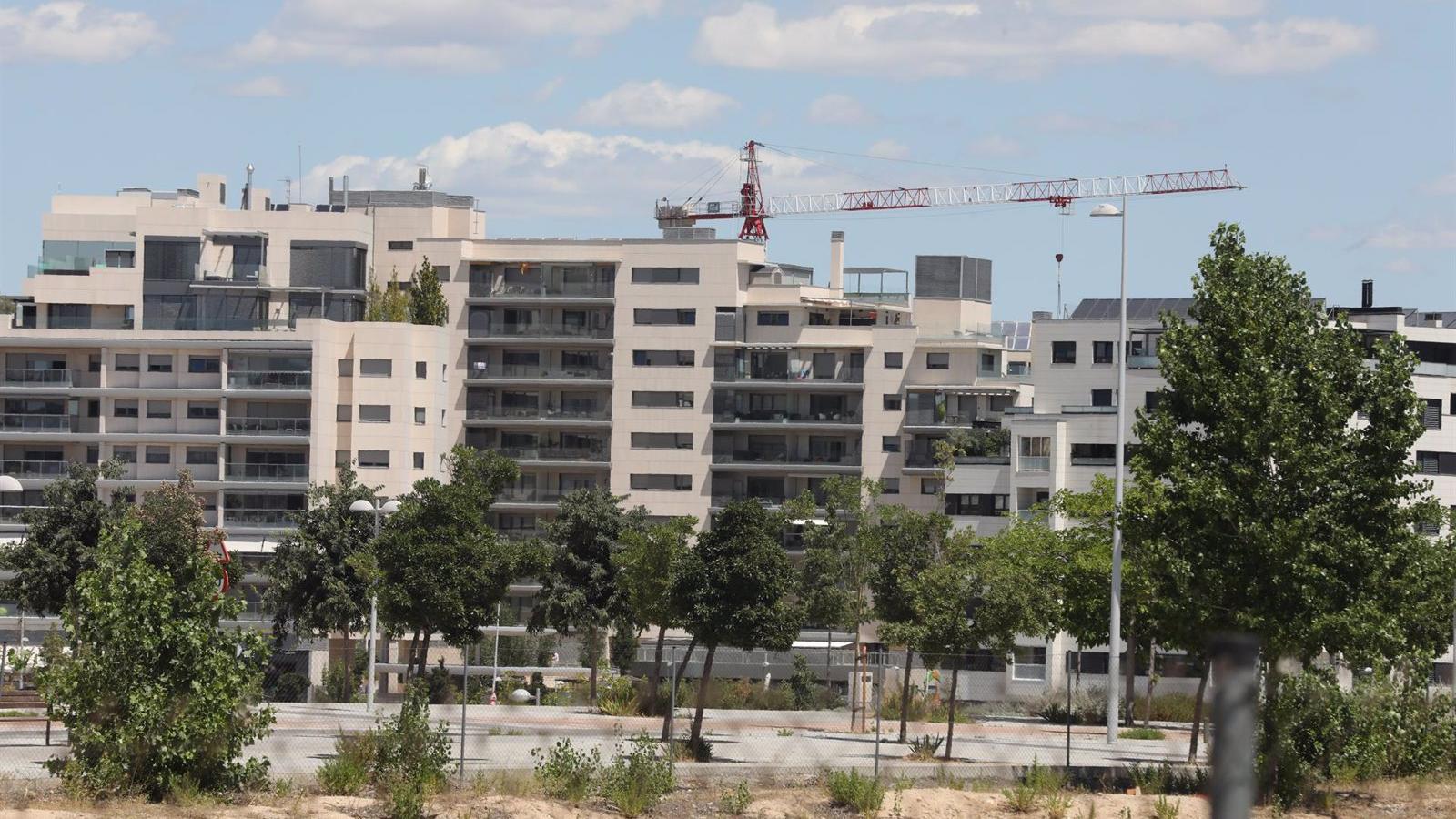 La compraventa de viviendas bajó un 18,2% en enero en la región