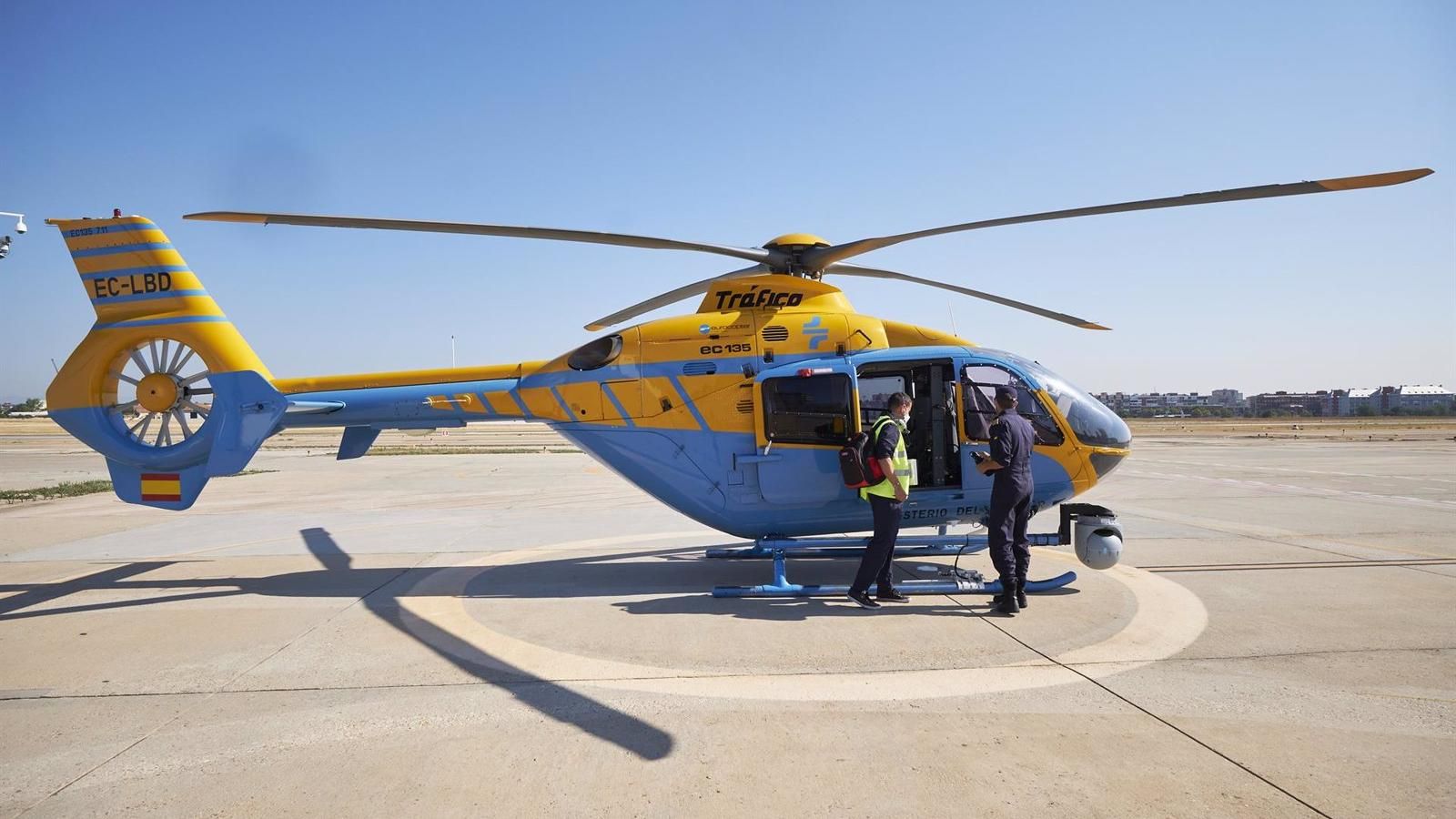 La tercera persona que viajaba en el helicóptero de la DGT siniestrado en Madrid era la mujer del operador de vuelo