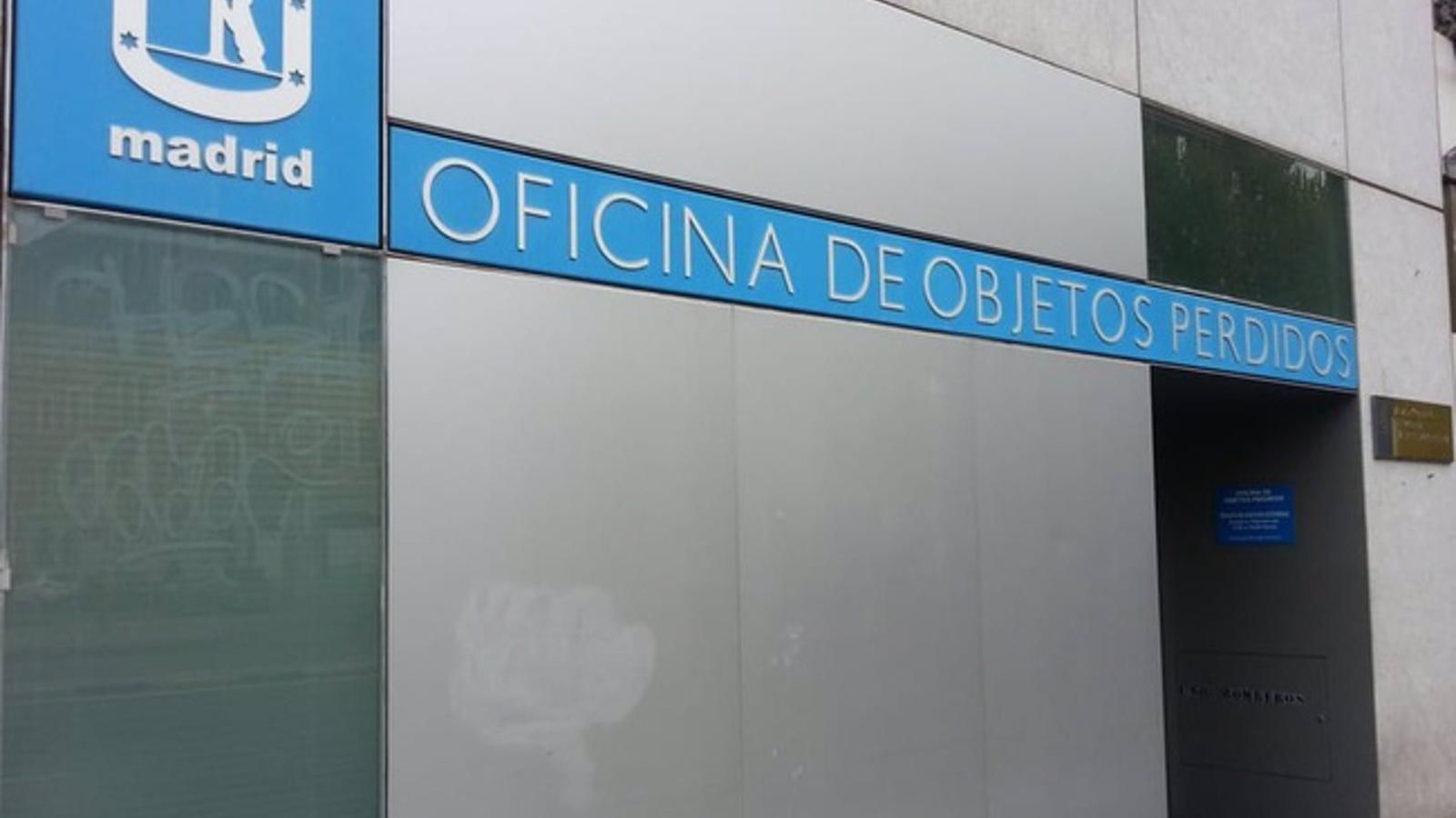 Objetos Perdidos de Madrid: desde una escayola de la Virgen a una jaula de hámster o un pergamino
