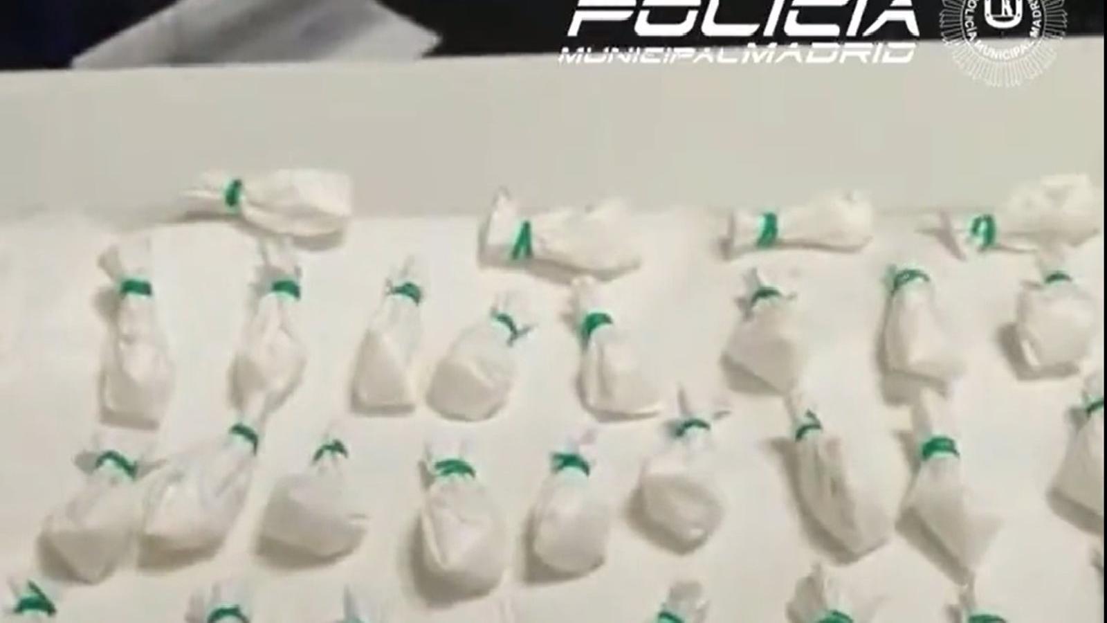  Tres detenidos con casi un kilo de cocaína, 475 euros y herramientas para su venta en el centro de Madrid