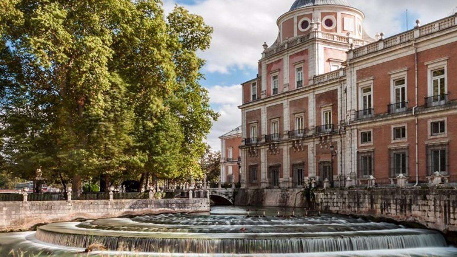 La paisajista y escritora Carmen Añón Feliú recibe el título de Hija Adoptiva del Real Sitio y Villa de Aranjuez