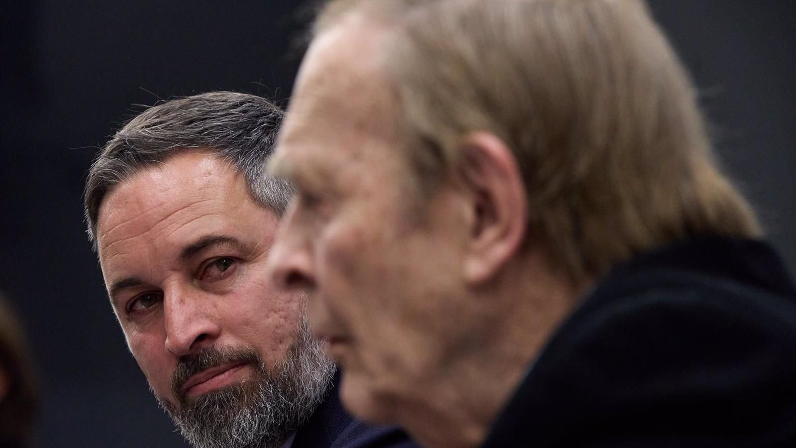 Abascal y Tamames asumen sus discrepancias, pero coinciden en echar a Sánchez de Moncloa y piden ayuda al PP