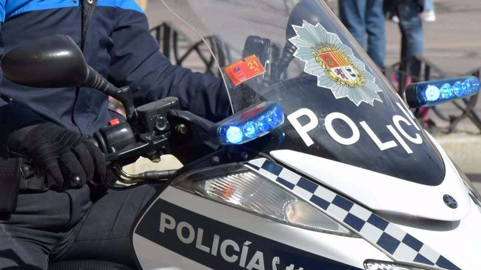  La Policía Local de Torrejón de Ardoz interviene 9.000 botellas de vodka ilegal en una empresa de limusinas