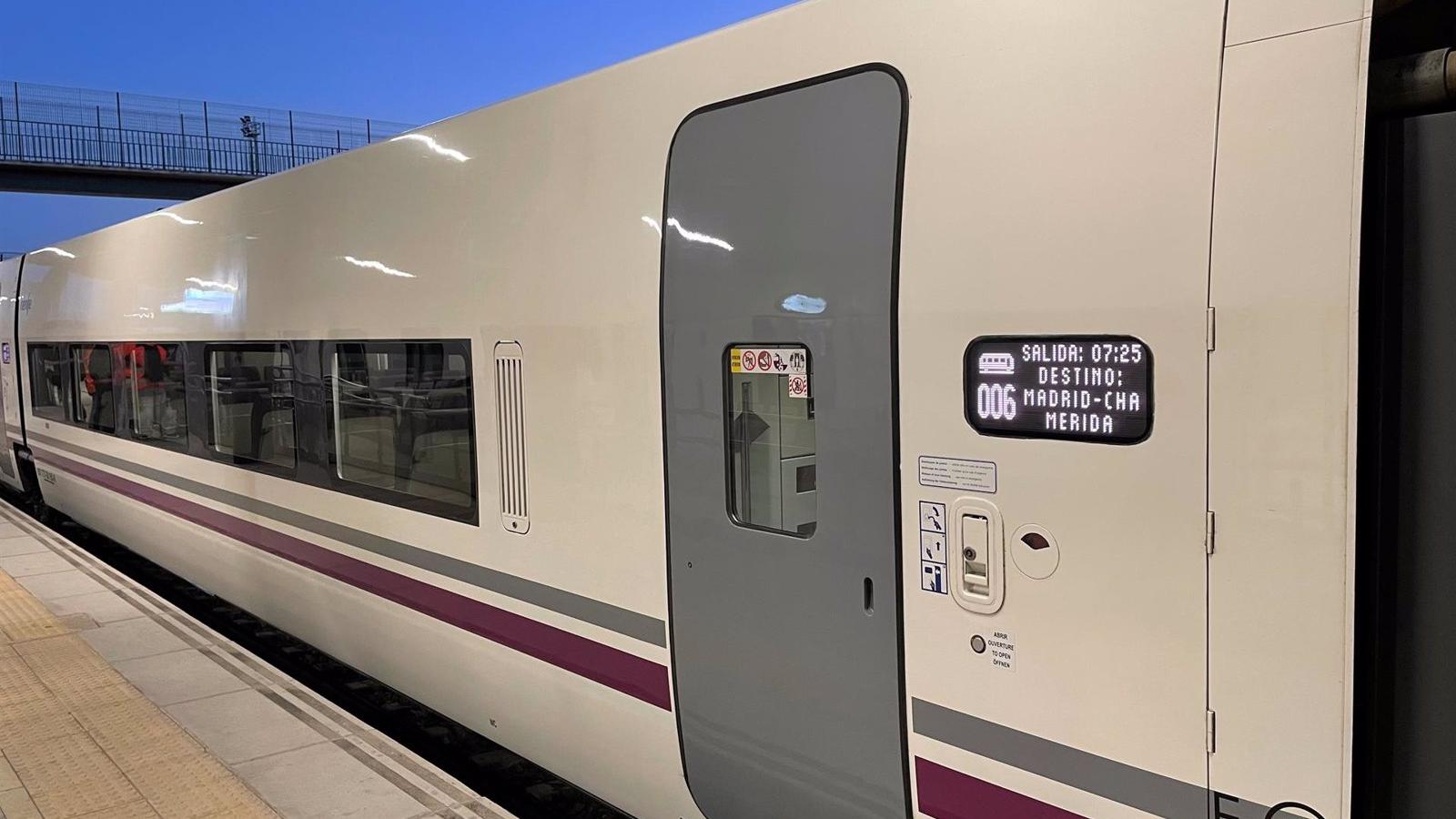 Una avería en el Alvia Badajoz-Madrid obliga a transbordar 193 pasajeros al tren de reserva