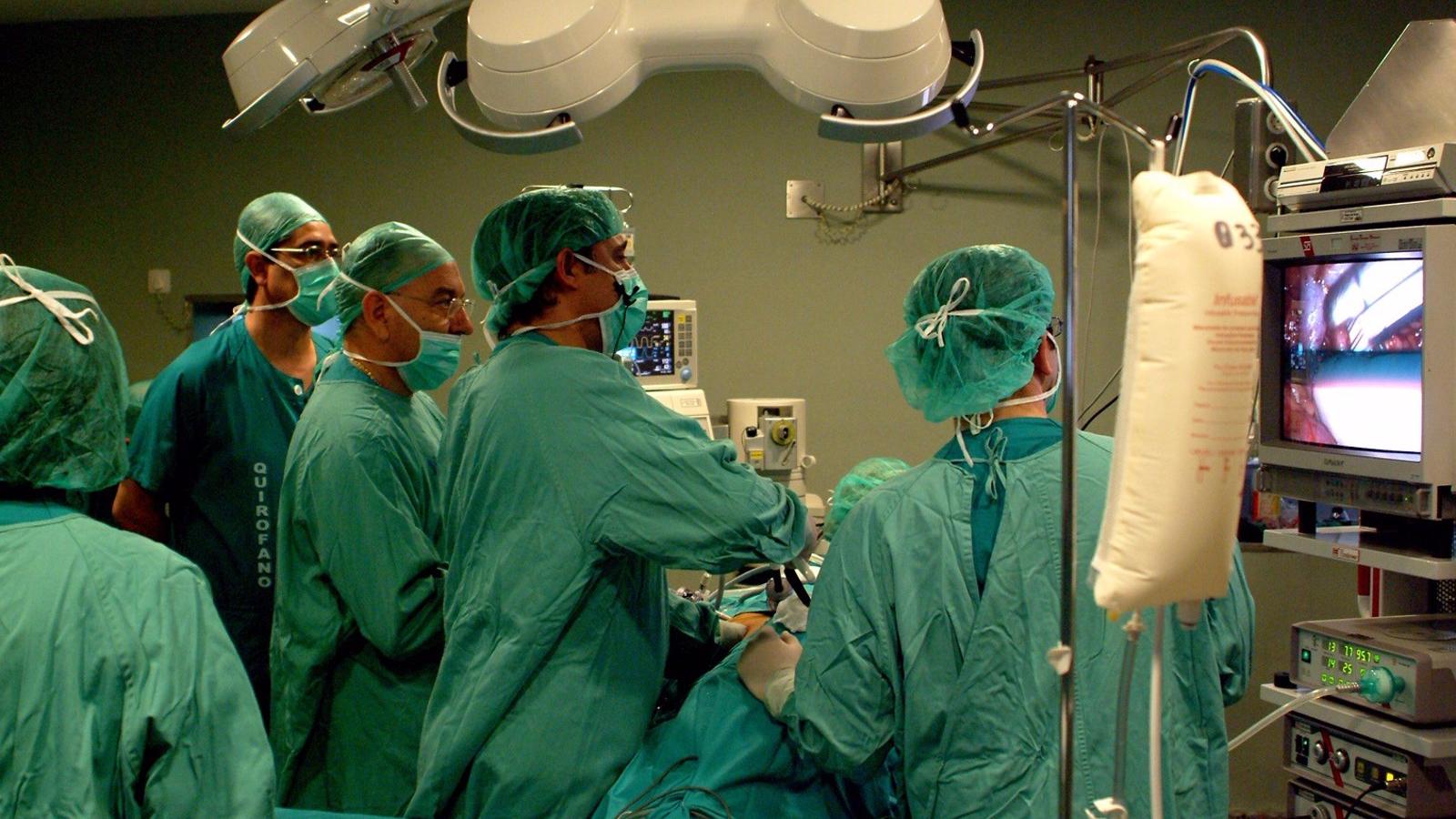 La Comunidad cierra febrero con 856.580 personas en lista de espera, un 38% más que antes de la pandemia