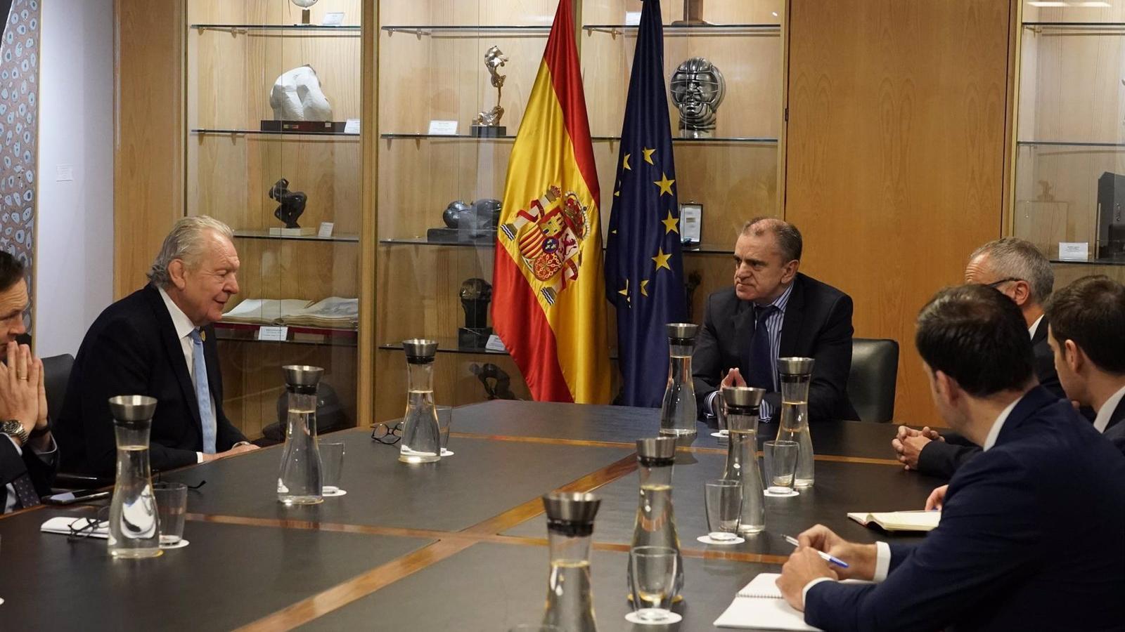 Franco recibe al presidente de World Rugby: "Es un honor escuchar su apoyo al plan estratégico del rugby español"