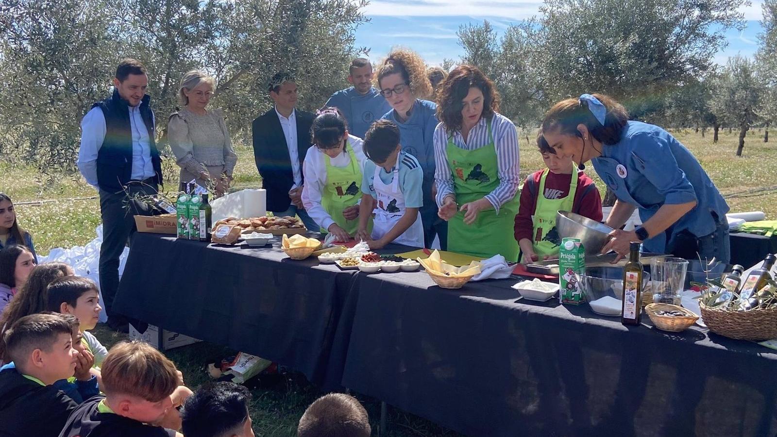 Díaz Ayuso ofrece a Lisboa su ayuda como punto de paso hacia las JMJ que se celebran en Portugal en agosto