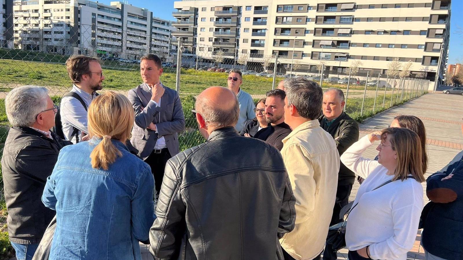 Lobato propone un plan de capacitación profesional y un centro de FP en Villaverde