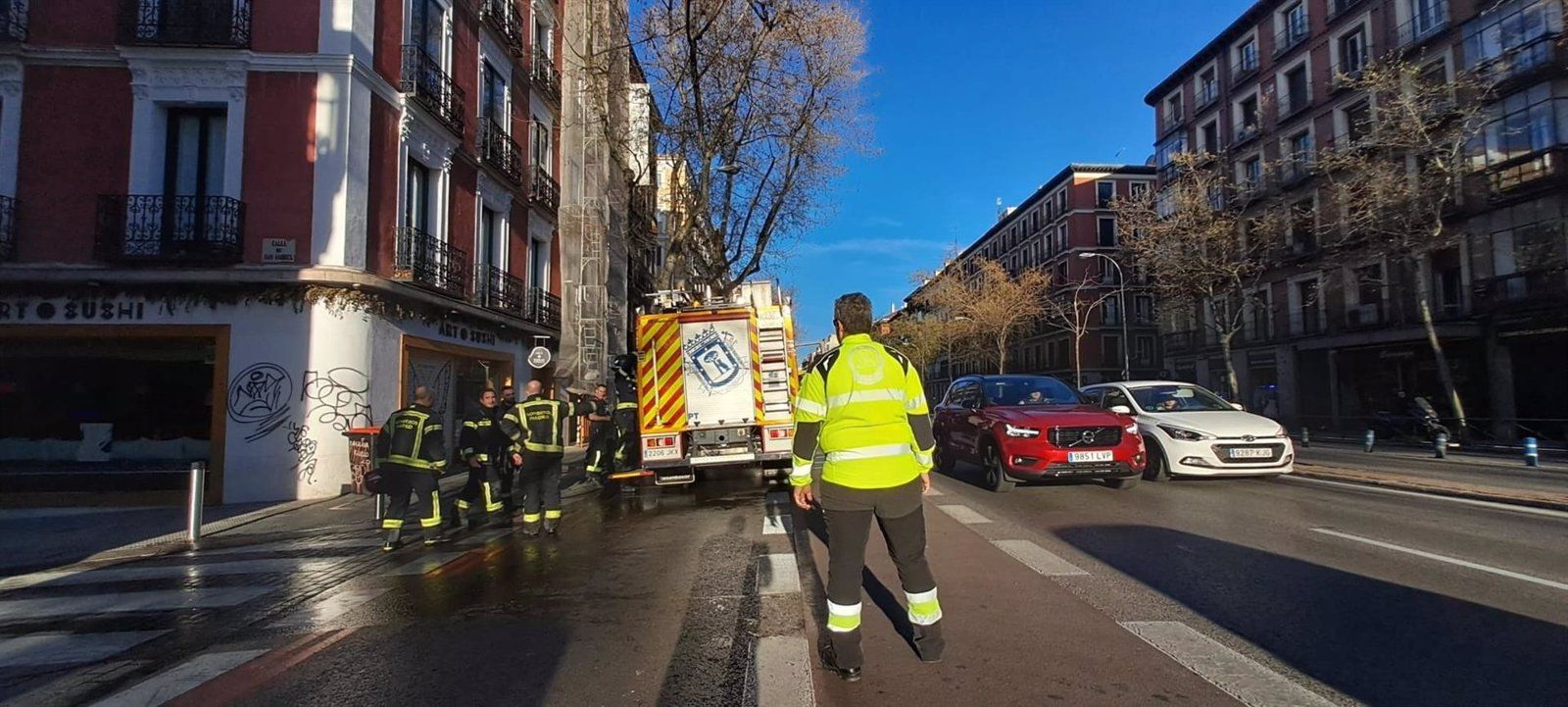  Bomberos Madrid extingue un fuego en la calle Carranza sin heridos