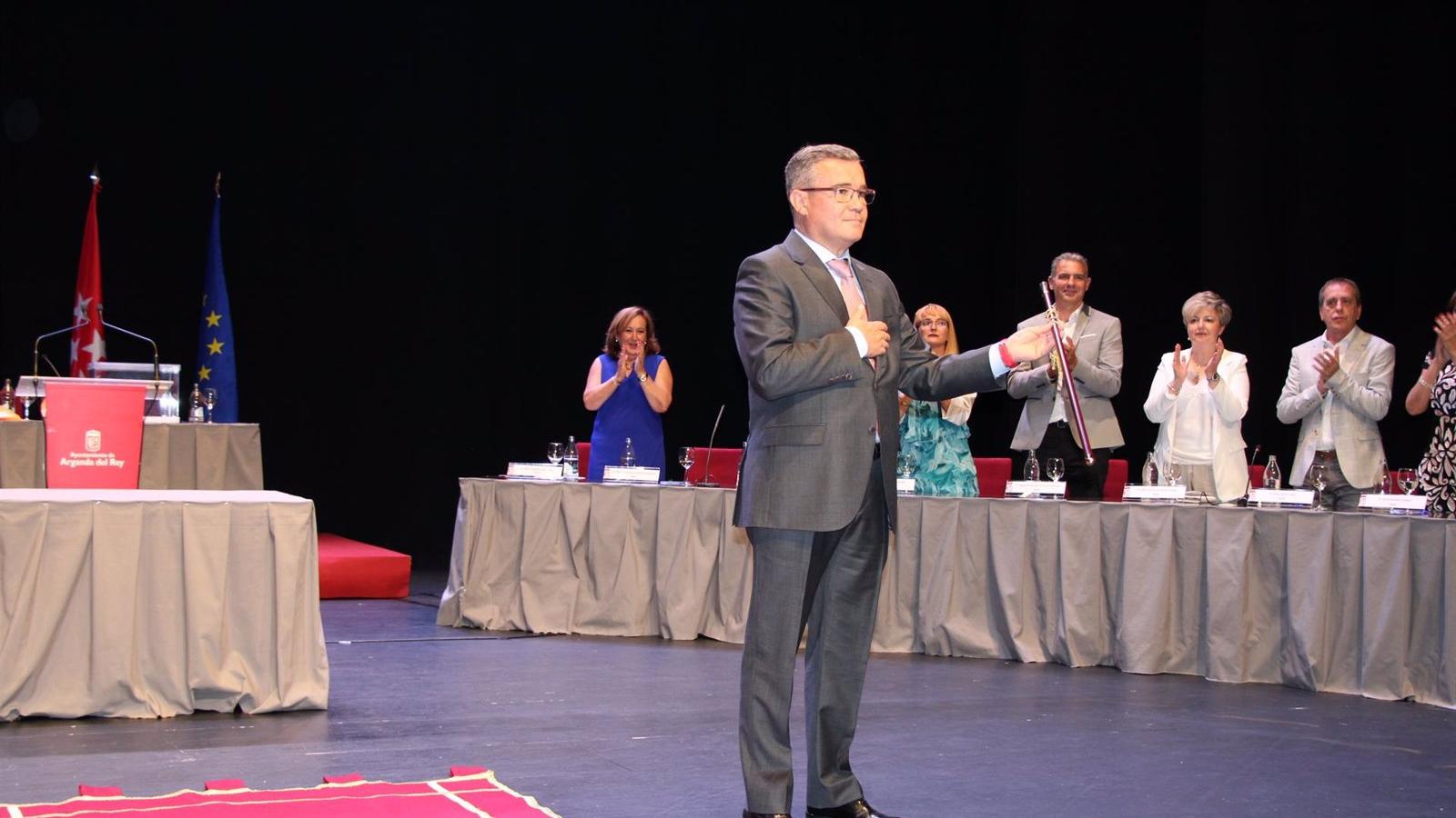 El Pleno de Arganda concede la Medalla de la Ciudad a colectivos que contribuyeron a paliar daños de Covid o las DANA