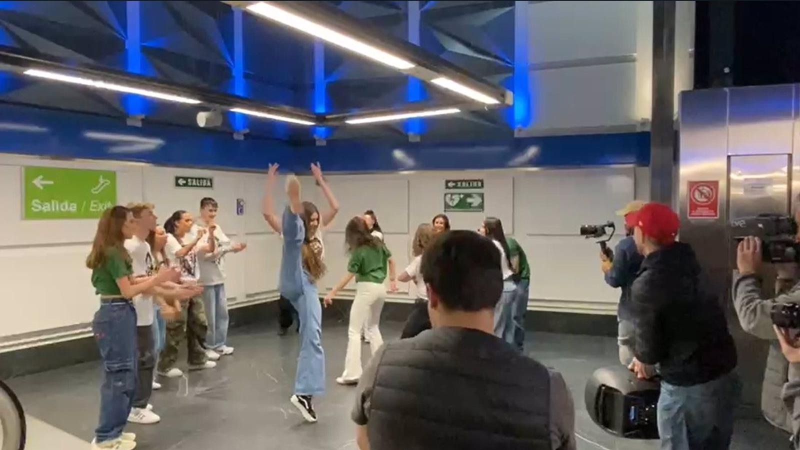 La estación de Metro de Gran Vía se transforma en el escenario de 'Malinche' por el Día Mundial del Teatro