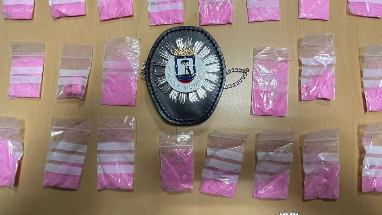 Detenidos dos empleados de una discoteca de Villaverde por vender cocaína rosa a los clientes