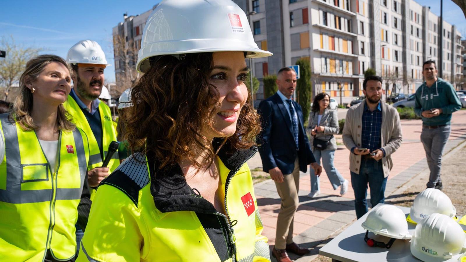 Díaz Ayuso critica que Lobato intente "llamar la atención" a costa de la residencia mayores de Alcalá de Henares
