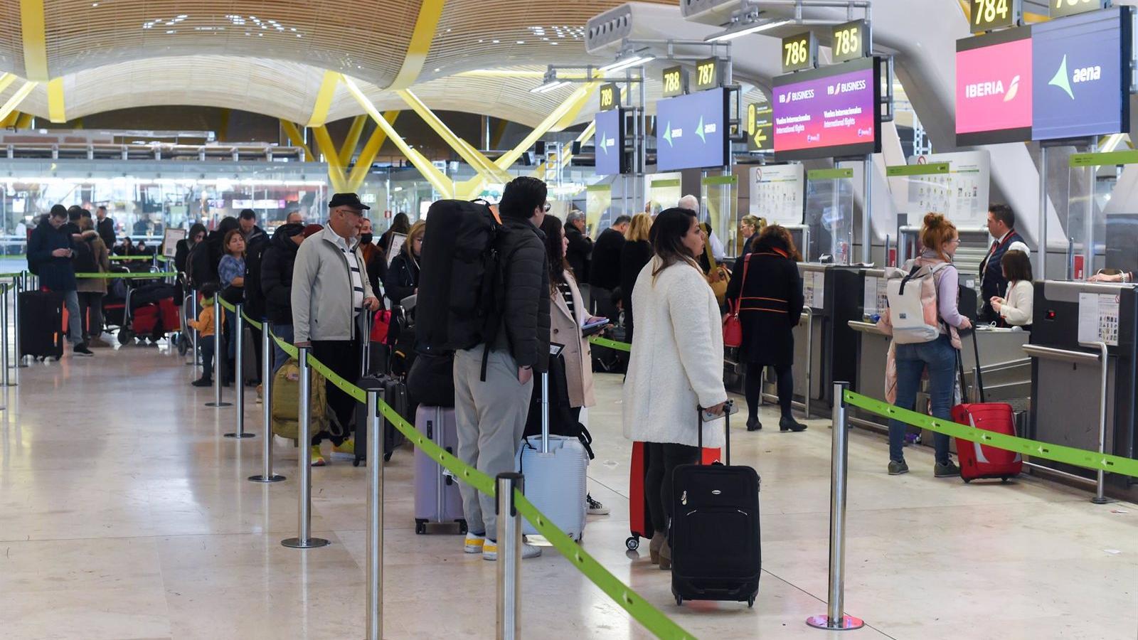 Las aerolíneas que operan en Barajas programan 10.741 vuelos para Semana Santa, superando las cifras de 2022