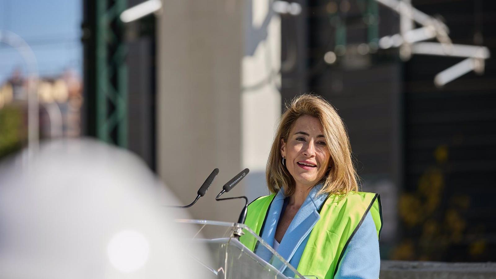 Carabante exige la dimisión de la ministra de Transportes tras la avería en Chamartín durante la Operación Salida
