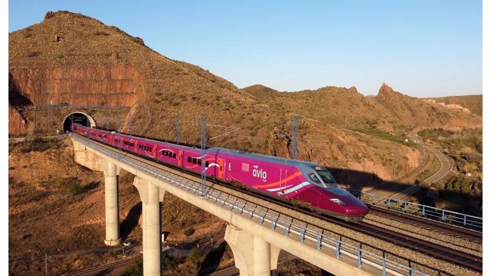 Renfe anuncia la llegada de su tren Avlo que unirá Madrid con Andalucía el 1 de junio