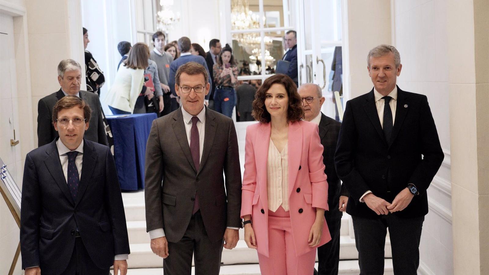 Díaz Ayuso acusa a Yolanda Díaz de "crear pobreza" y la califica como la vicepresidenta más ineficaz de la historia de España