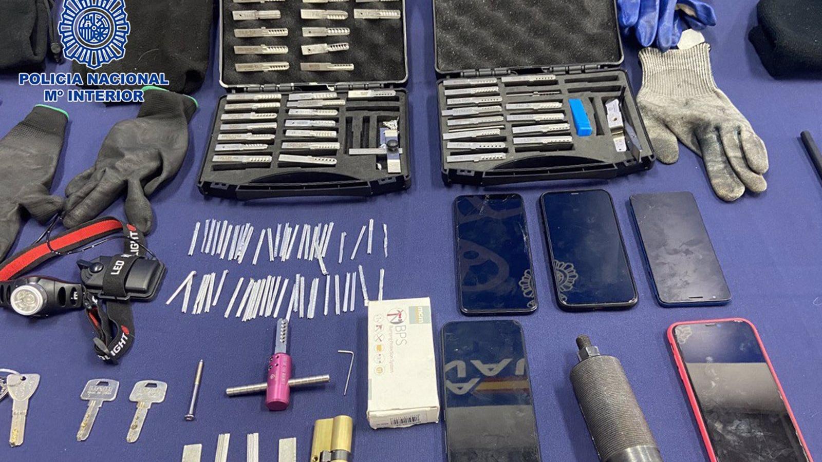 Detenidos en Madrid y Toledo cinco miembros de un grupo itinerante, autores de un robo en una joyería de Vigo