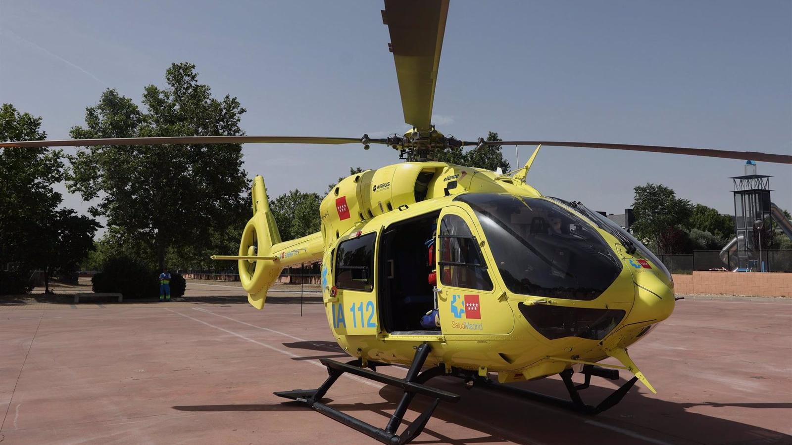 Herido muy grave en una colisión entre un camión y un turismo en la M-300 en Torres de la Alameda