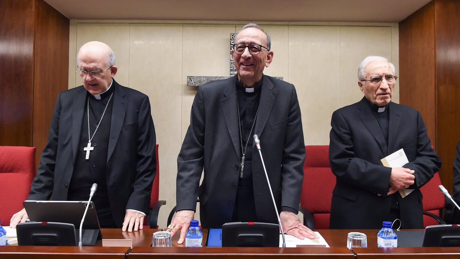 Los obispos piden que el Estado garantice educación gratuita con independencia de la titularidad y confesión del centro