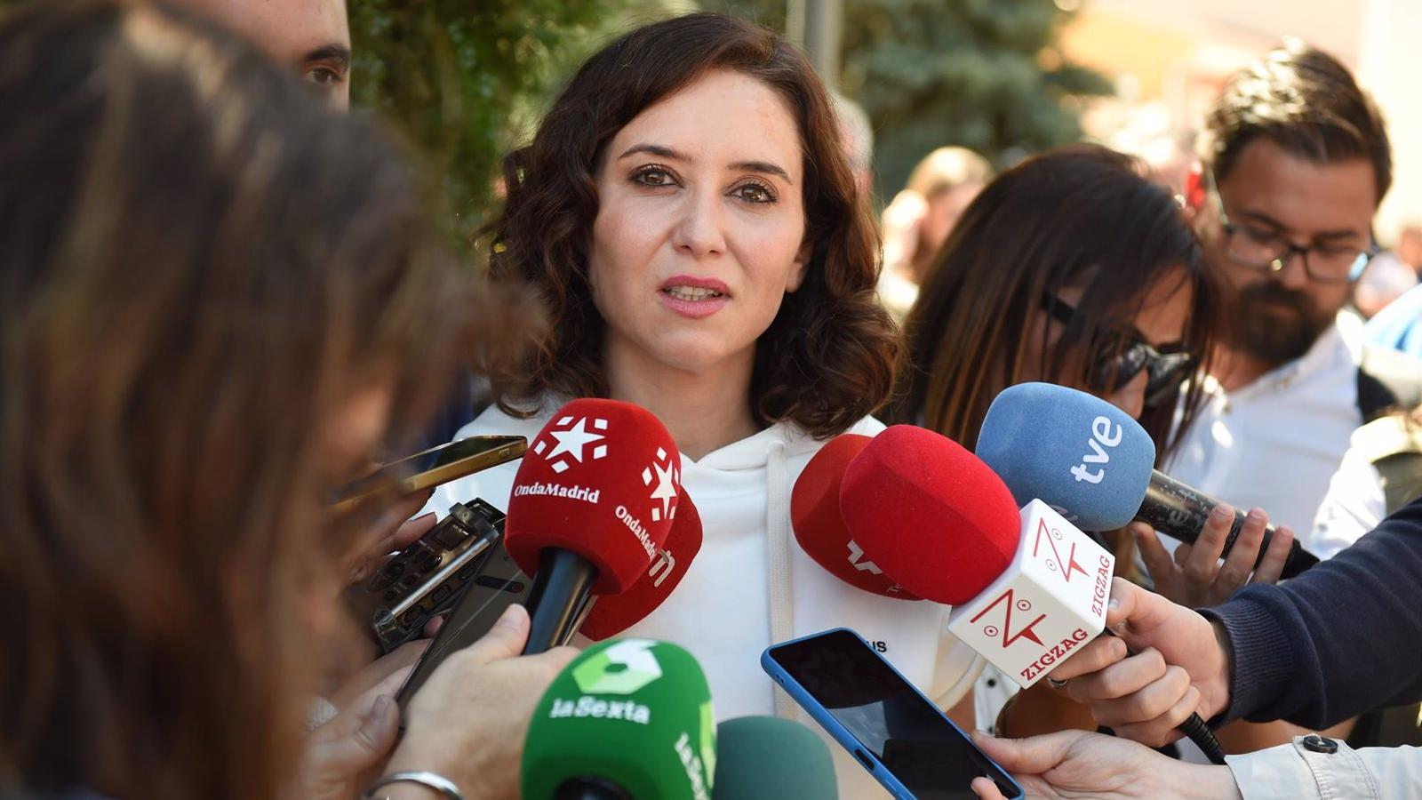 Díaz Ayuso no entra a valorar la exhumación de Primo de Rivera pero pide no seguir "en bandos" ni en "errores del pasado"