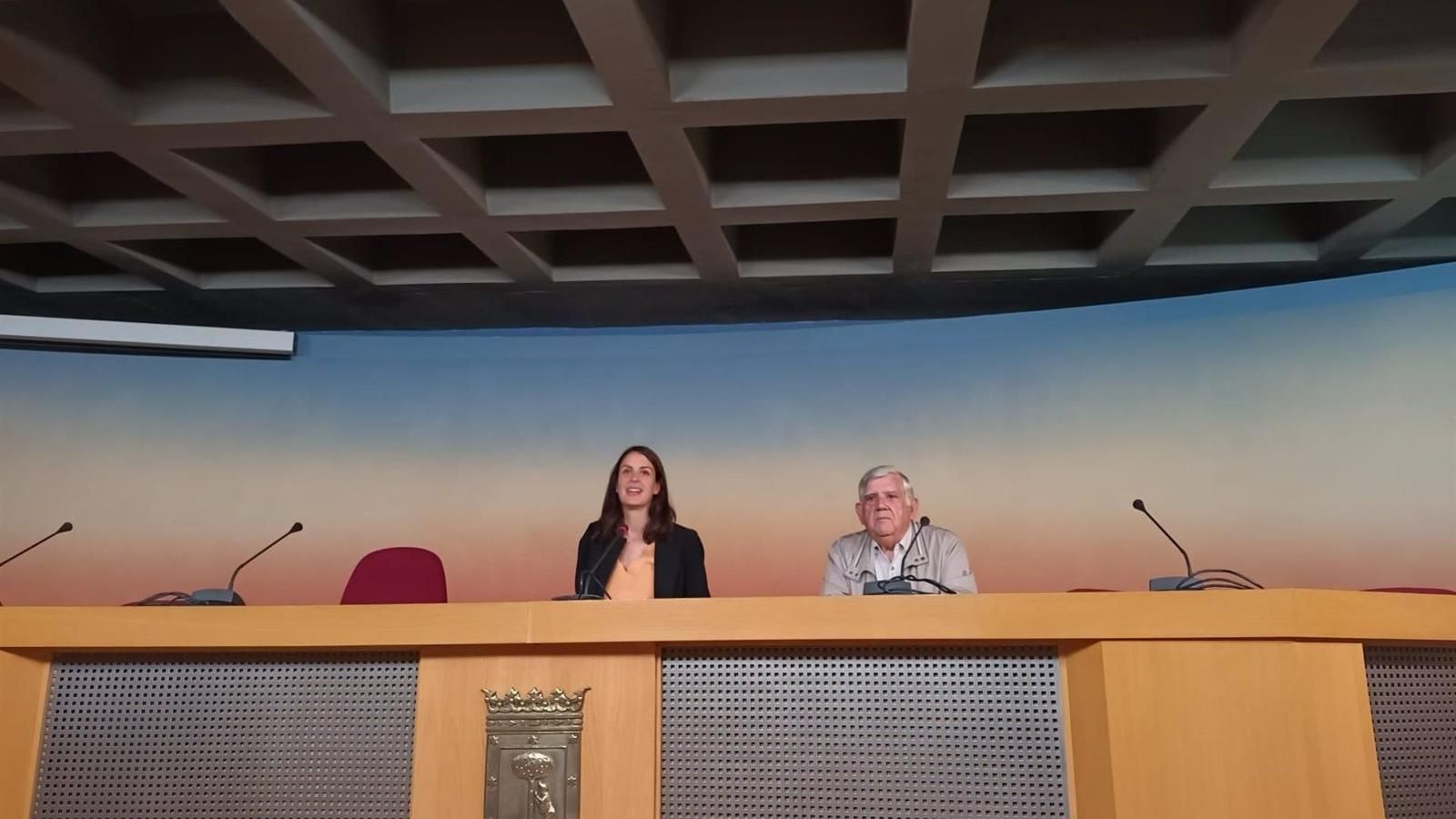 Maestre pide árboles, que las fuentes funcionen o acondicionar colegios porque "el calor va por barrios"