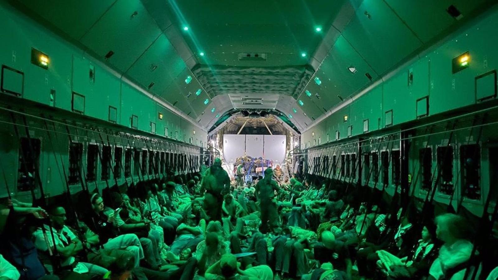Los militares españoles en Sudán salieron al encuentro del convoy de evacuados hasta su llegada al aeropuerto