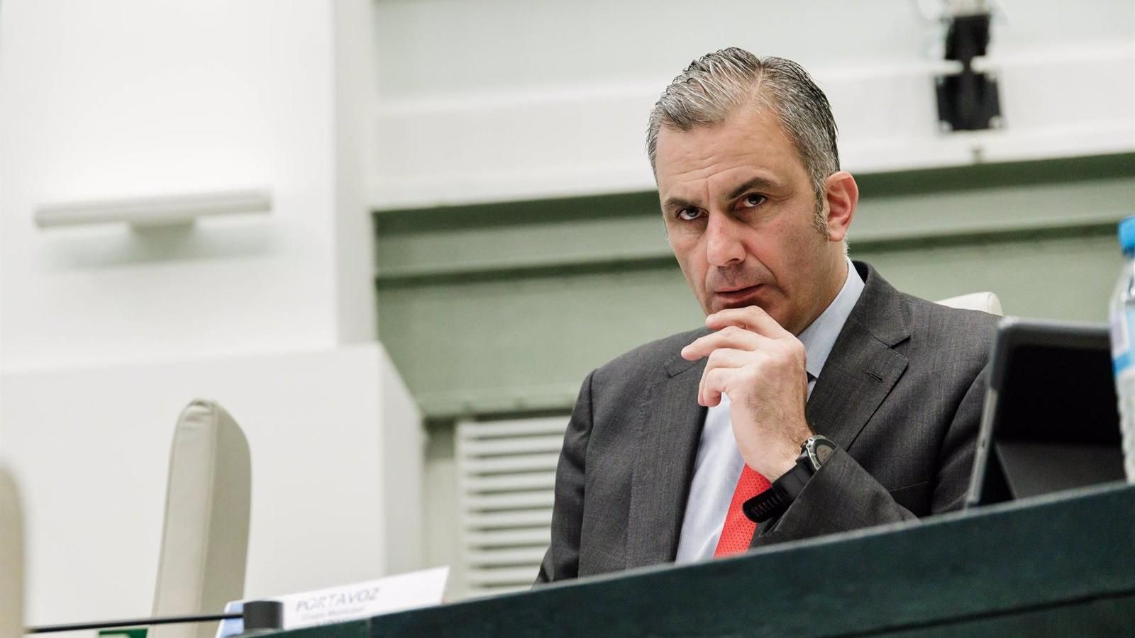 Ortega Smith carga contra Martínez-Almeida por utilizar un "fraude electoral" al amparar la constitución del Grupo Mixto