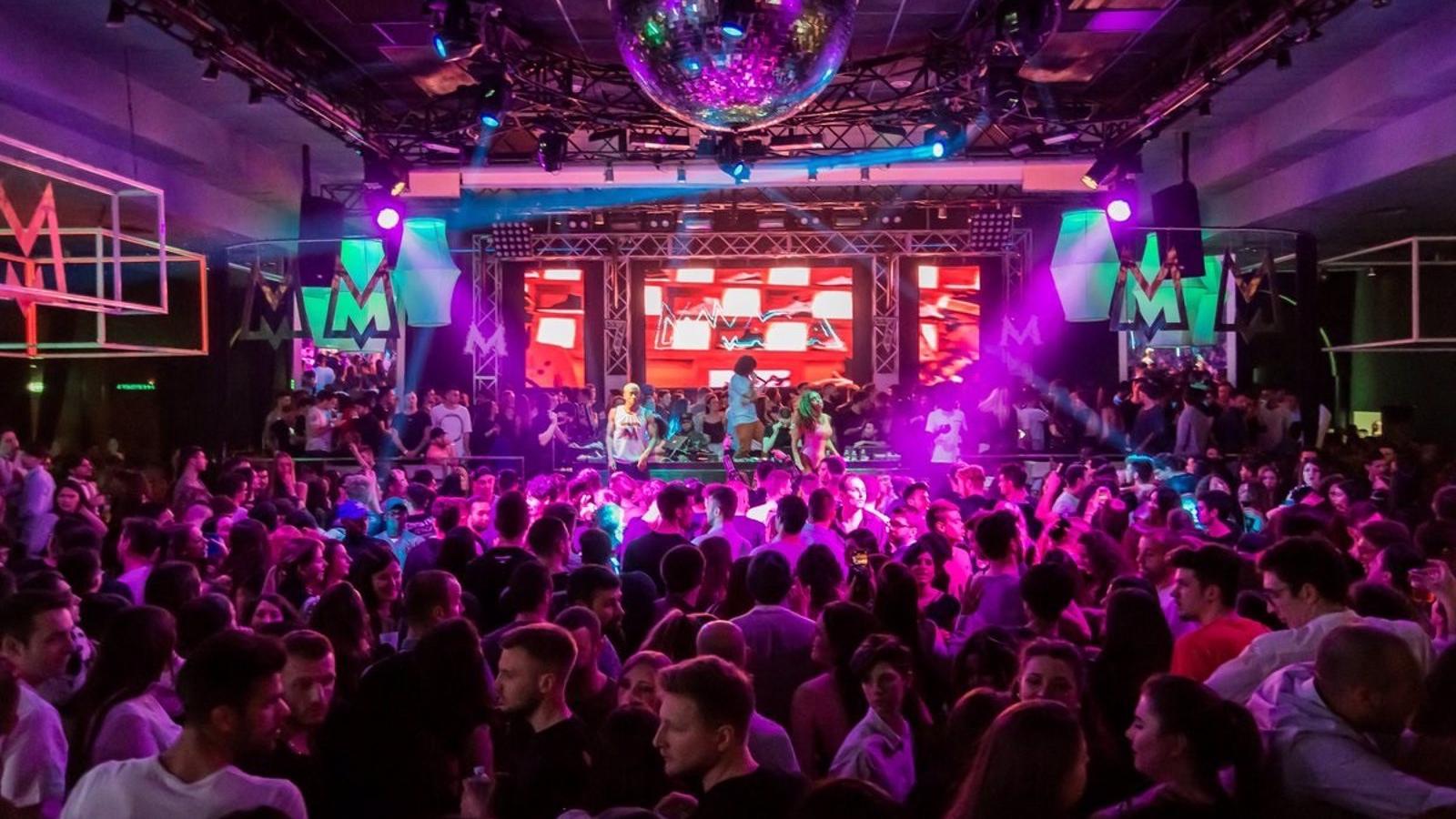  Desalojadas 200 personas de una de las plantas de una sala de fiestas madrileña para la que no tenía licencia
