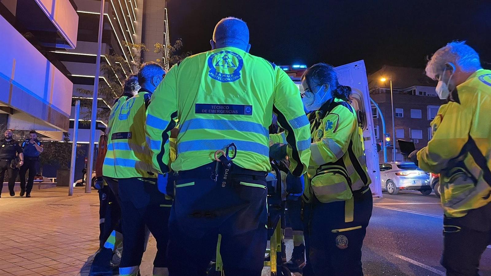 Una reyerta en el barrio de Valdeacederas deja dos heridos por arma blanca
