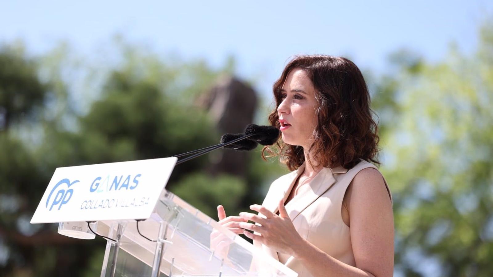 Díaz Ayuso: "Quiero que los ciudadanos vivan como los líderes de la izquierda" Yolanda Díaz y Mónica García