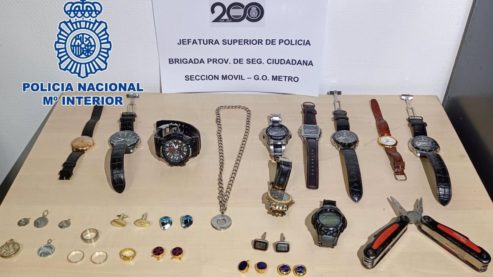 Dos detenidos en la estación de Nuevos Ministerios con numerosas joyas sustraídas y herramientas para los robos