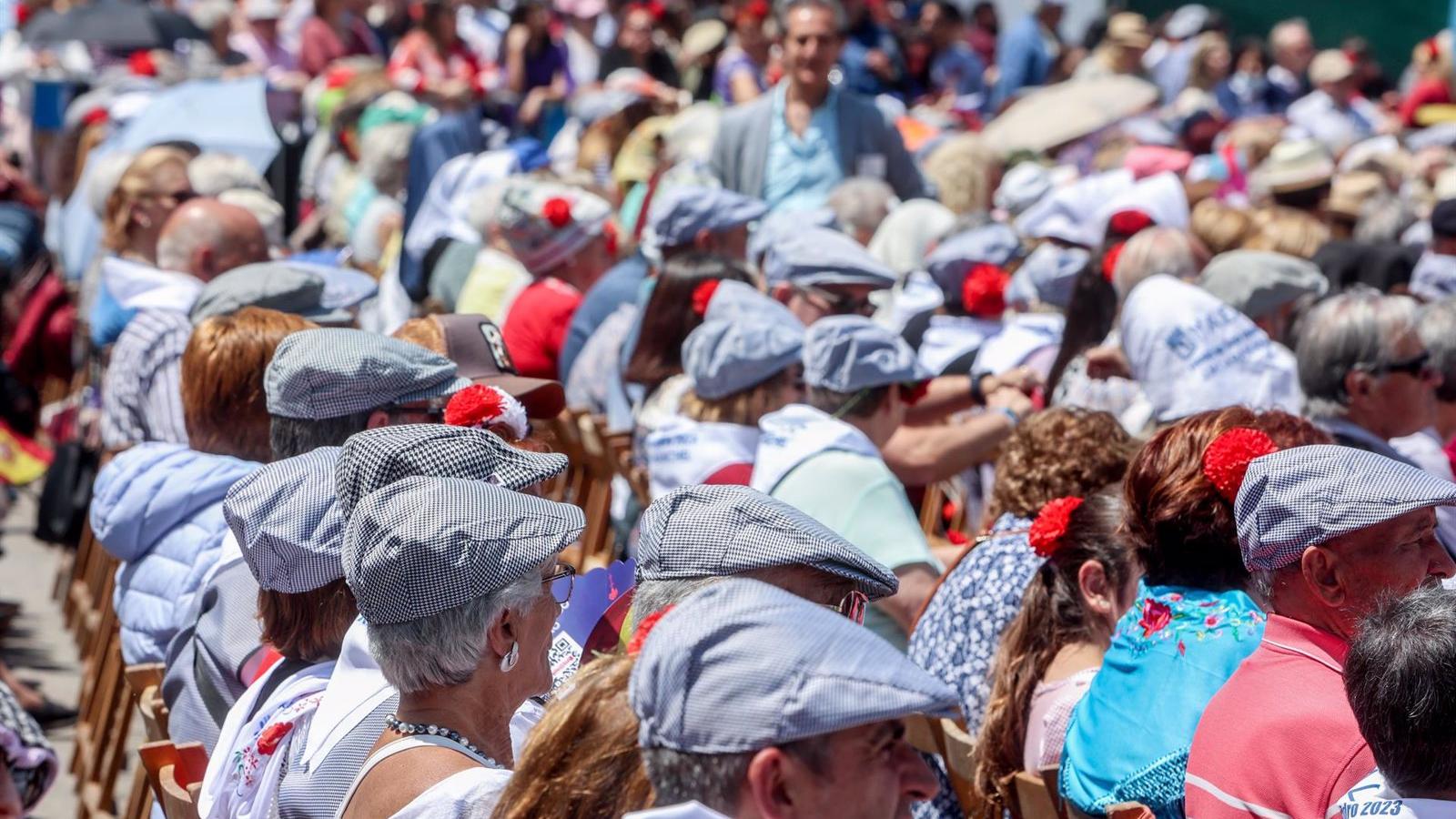 San Isidro finaliza con dos arrestados, un machete confiscado y 176 personas atendidas por el Samur