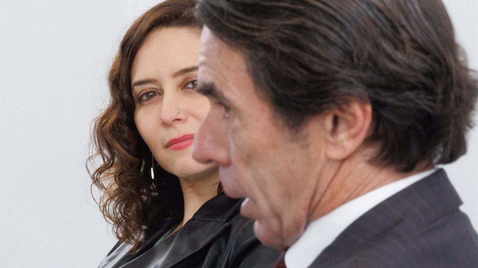 Díaz Ayuso carga contra el PSOE y defiende que quiere "unir todo lo que está a la derecha de la izquierda"