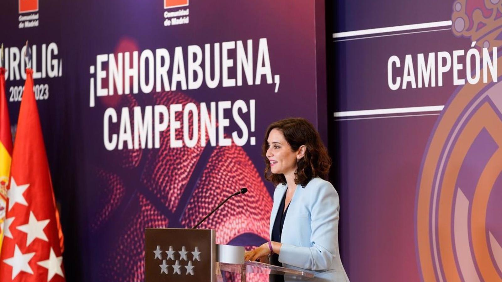 Martínez-Almeida y Díaz Ayuso dicen "no al racismo" y reivindican que España es "un país de acogida"