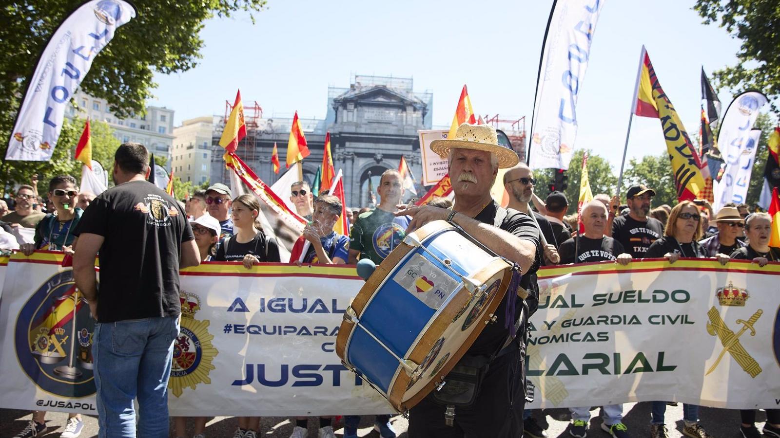 JUPOL denuncia "órdenes ilegales" del Gobierno de Sánchez para evitar sus protestas durante mítines de dirigentes del PSOE
