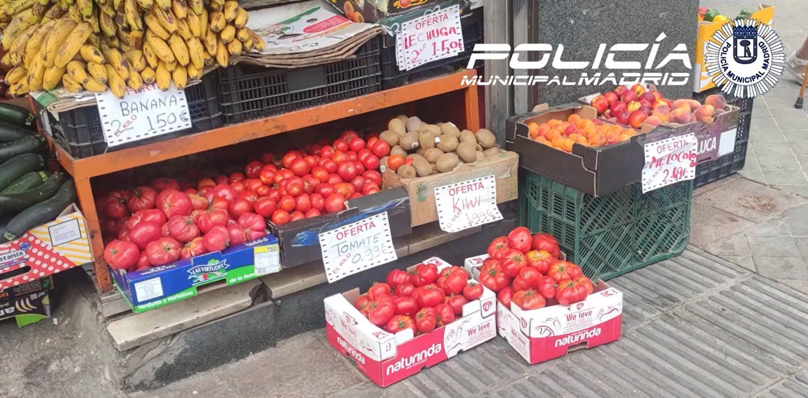 Retiran entre 300 y 500 kilos de fruta en venta en Ciudad Lineal en penosas condiciones de salubridad