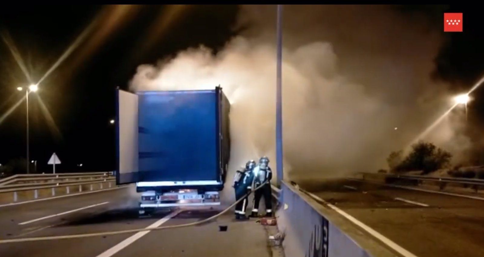 Arde sin heridos un camión frigorífico en la M-50 a la altura de Las Rozas