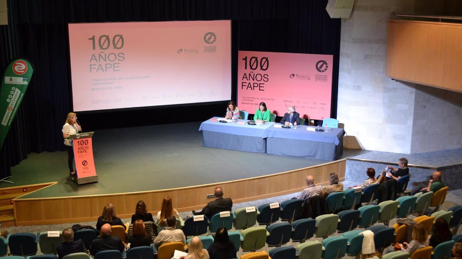 La FAPE pide a la Comunidad que permita a los periodistas ejercer como profesores de Lengua en los centros públicos