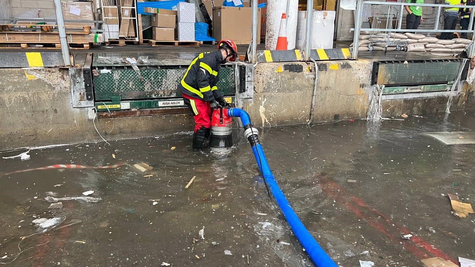  Bomberos de la Comunidad realizan medio centenar de intervenciones por la lluvia, principalmente en Alcalá