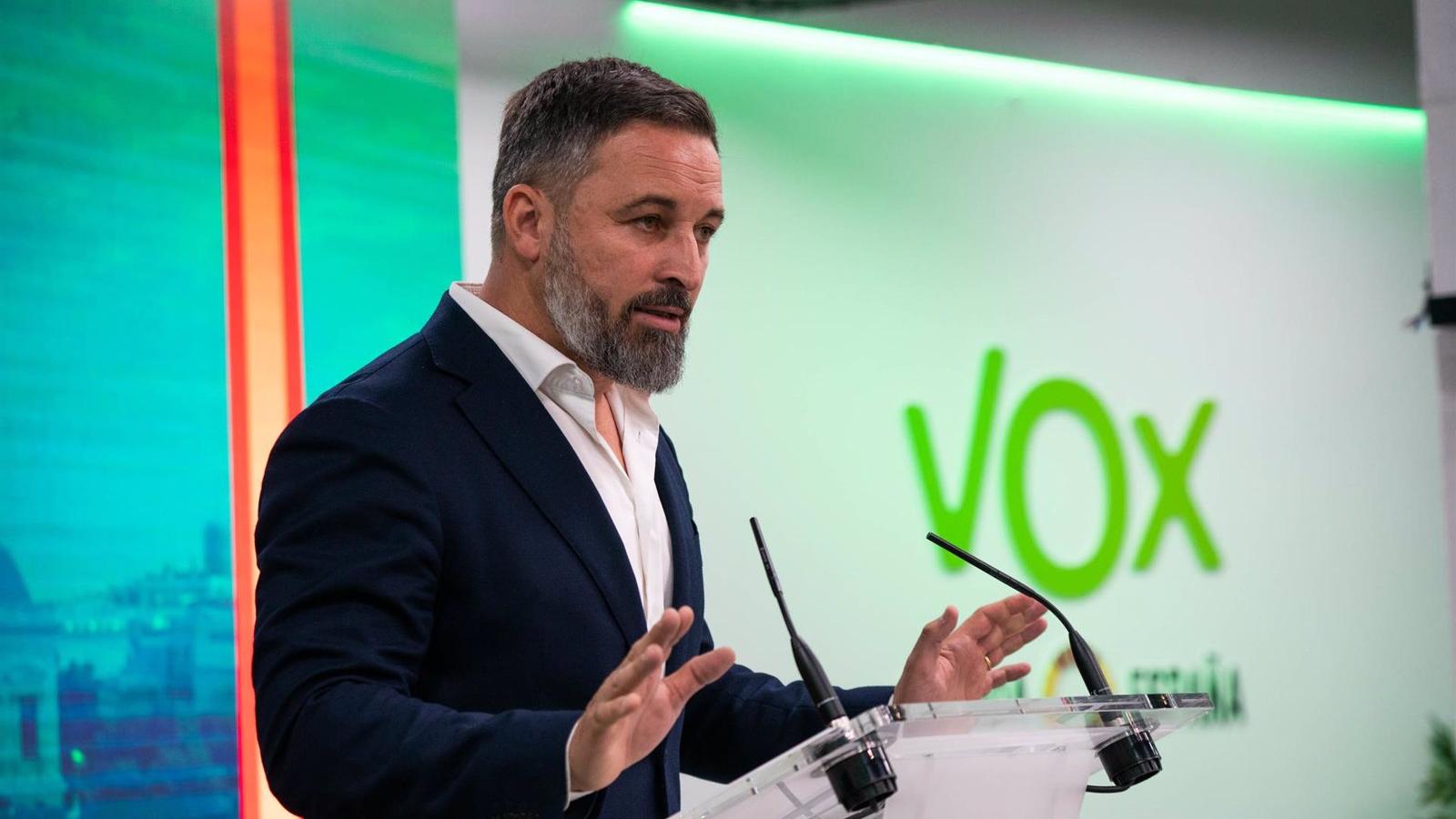 Abascal urge a Feijóo a pactar antes del 23J con la única línea roja de respetar a los votantes de Vox