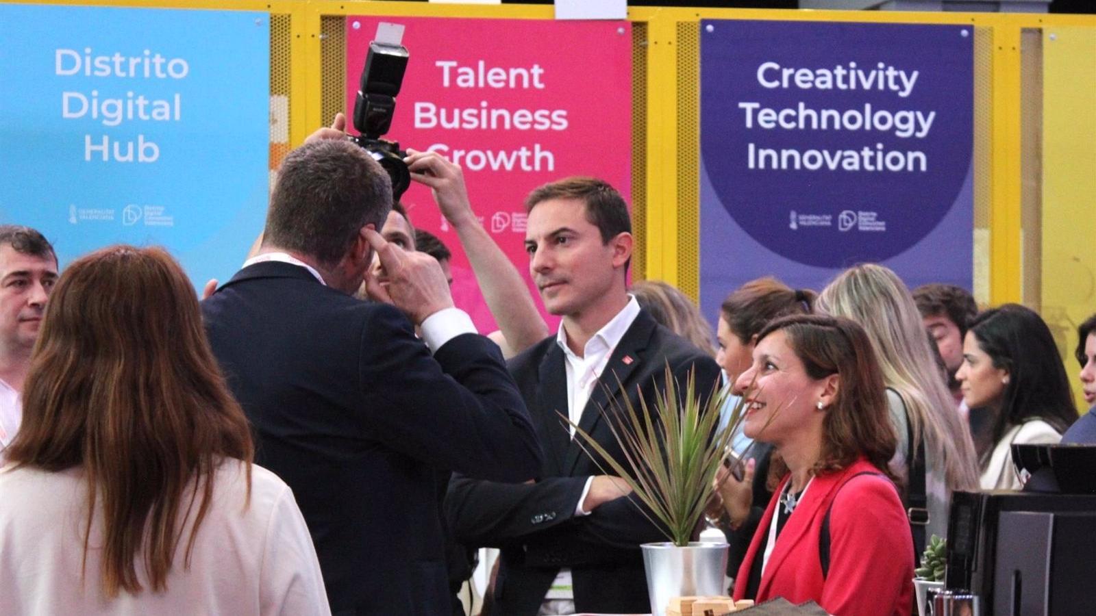 Lobato pide a Díaz Ayuso que asuma su plan de capacitación profesional