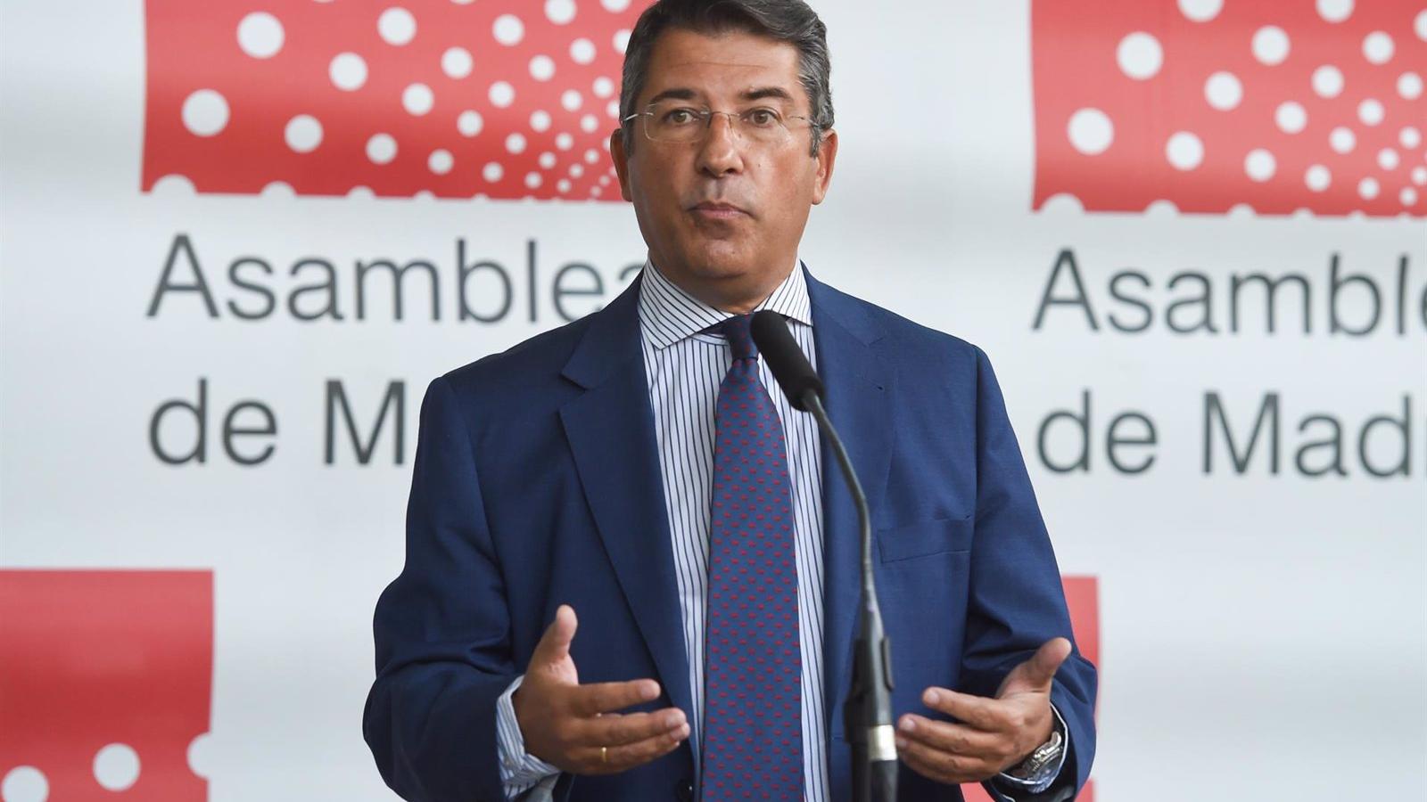 Abrines cree que con las mayorías absolutas no se puede "perder la cabeza" y defiende escuchar a la oposición