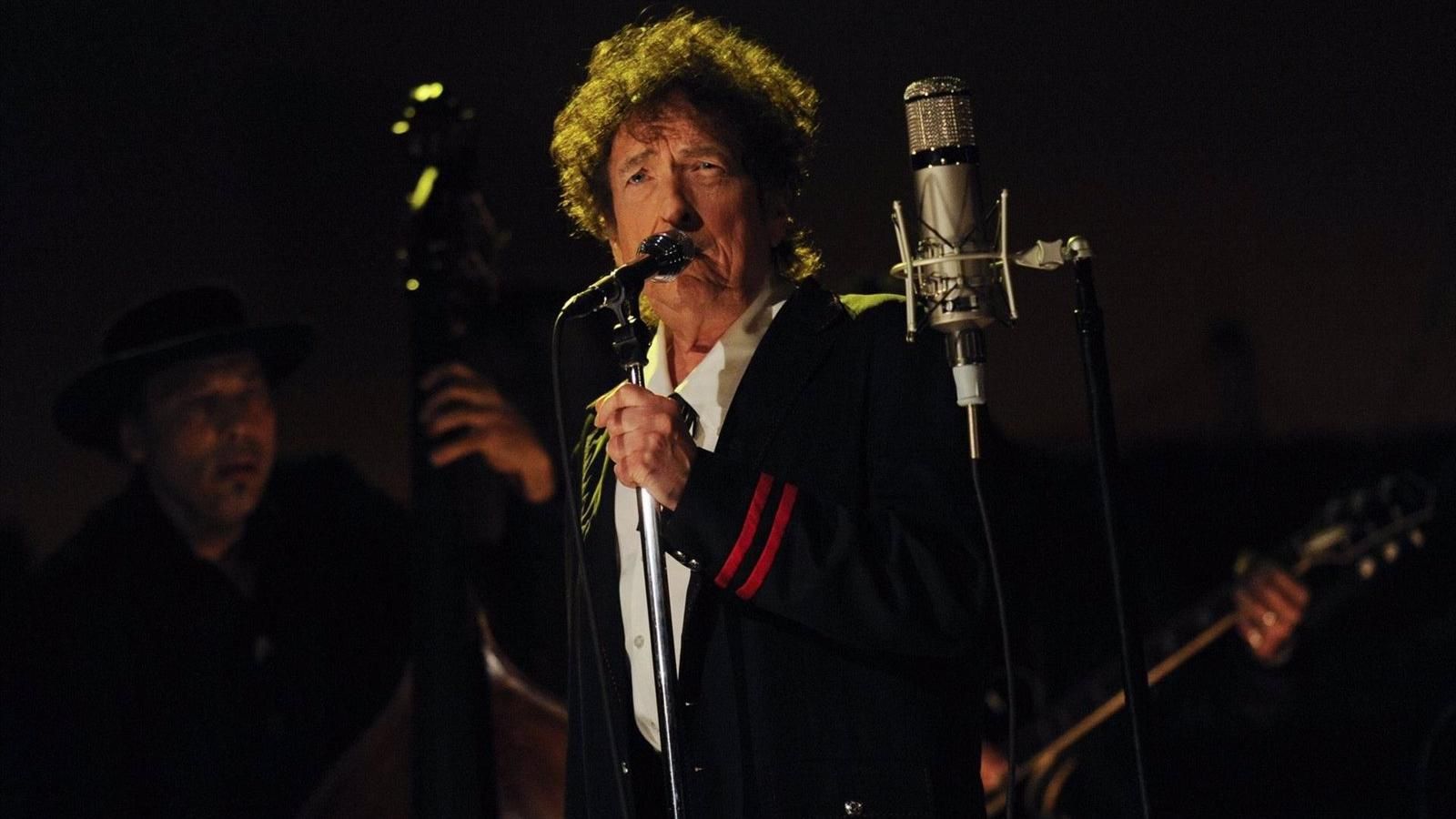 Bob Dylan encanta al público al comenzar su gira por España