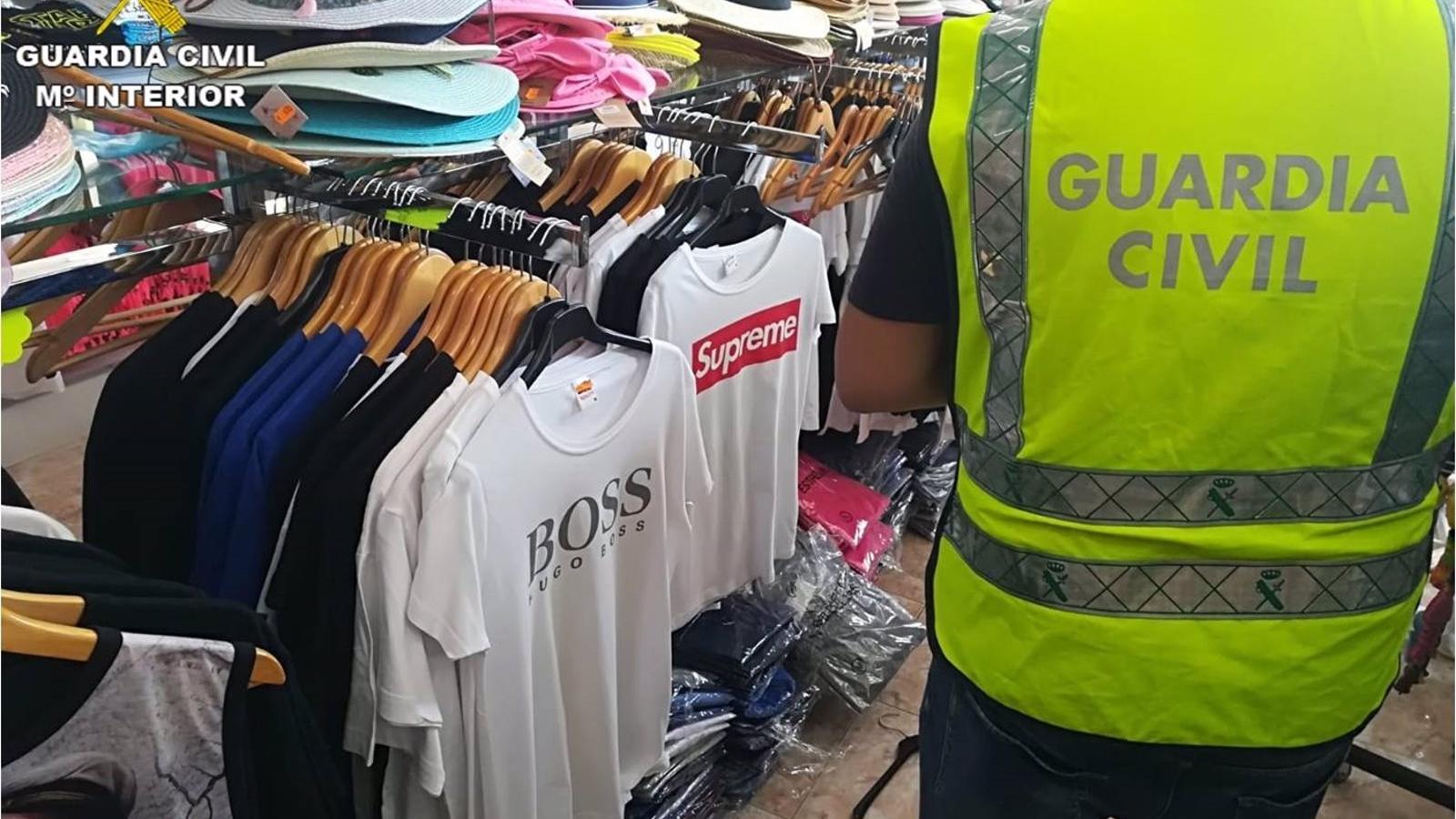  Intervenidos en 2022 más de 2,6 millones de productos falsificados, principalmente juguetes, ropa y calzado