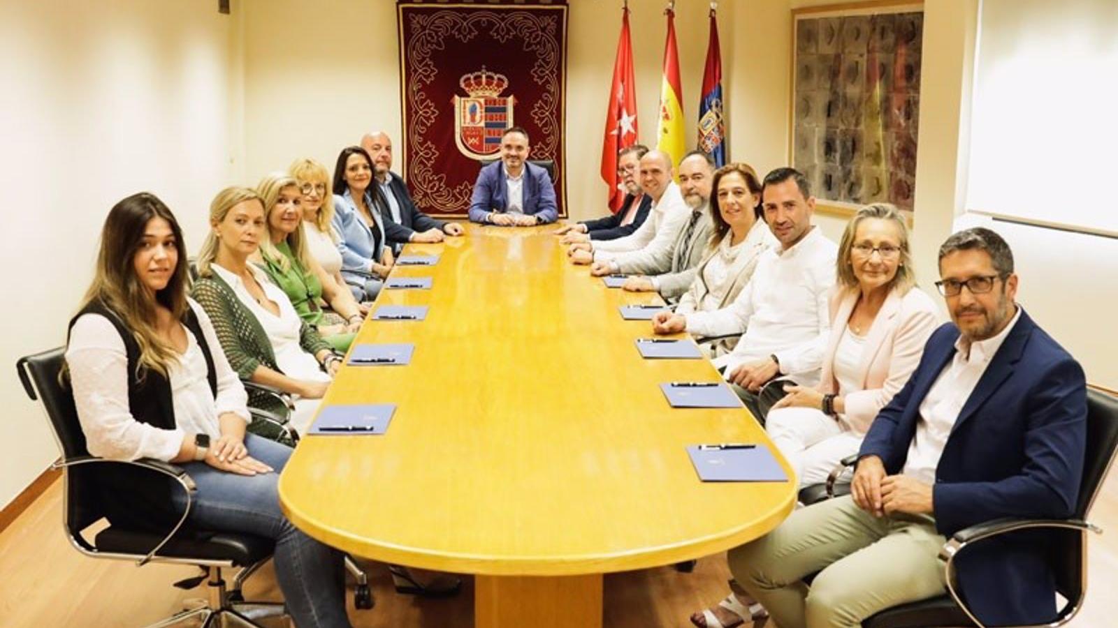 Bautista mantiene la primera reunión con su nuevo Gobierno: "Es un gran día para Móstoles"