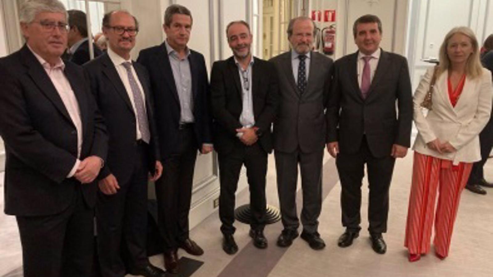 El jefe de servicio de Medicina Preventiva del Ramón y Cajal, premiado por su trayectoria en Salud Pública